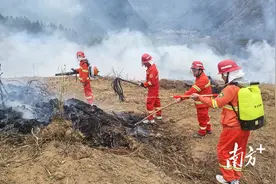 阳山秤架强化学习演练，提升消防应急处突能力图片