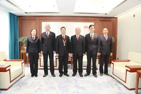 奋勇争先 | 漳州市检察院领导会见福建省“人民满意的公务员”林毅图片