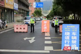 桂东：逐梦高考  交警护航图片