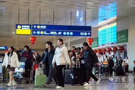 湖北民航首季“交卷”：旅客吞吐量1020万人次拔得中部头筹图片