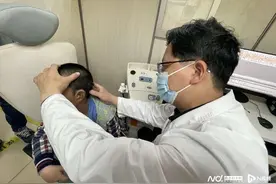 男孩天生没耳廓，广东专家用一次手术帮他修复耳廓、恢复听力图片