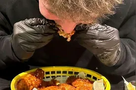 英国一餐厅发起辣鸡翅挑战赛 赛前要求填写免责声明图片