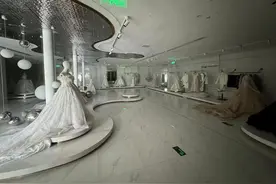婚纱照还没拍影楼已关门，律师提醒：展会上买服务需谨慎图片