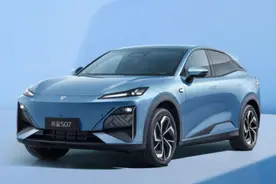 深蓝S07售价14.99万元起，高配车型搭载华为智驾图片