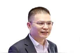 专访中国财政科学研究院院长杨志勇：安排12万亿元主动“拆弹”化解“隐债” 2025年财政政策仍将加力扩内需图片
