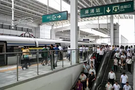 城际铁路监管出台新规：将破解与城市轨交等物理衔接不畅难题，支持枢纽场站换乘衔接，推进安检互信、支付兼容图片