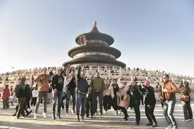 【中国那些事儿】过境免签政策再迎优化，国际旅游市场积极聚焦中国入境游好评不断图片