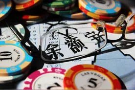 新低！余额宝7日年化收益率跌破1.3%图片