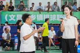 海南“村VA” | 中国女排前运动员王辰玥二次做客海南“村VA”，体验“升级版”花样排球图片