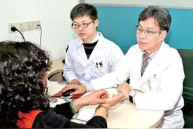 全国优秀共产党员、广州中医药大学副校长张忠德：让中医健康理念融入百姓生活图片
