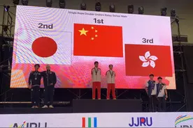 太燃了×3！广州跳绳少年一日三破世界纪录图片