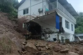 山体滑坡前 13名村民成功转移图片