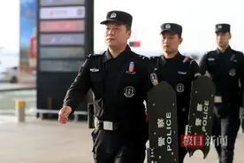 湖北机场公安辅警张帆：“警色”闪亮空中交通枢纽图片
