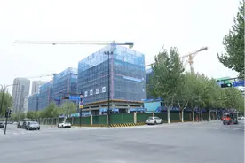 济南高新区规范标准化围挡施工，助力品质城区建设图片