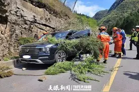 赫章多部门开展道路交通事故应急救援联合演练图片