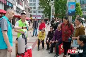 桂东：大爱清尘基金向尘肺病者献爱心图片