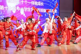 悠悠腰鼓展魅力！青岛嘉峪关学校《激情鼓乐》荣获两项大奖图片