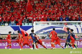 林良铭破门 国足1-3不敌日本图片