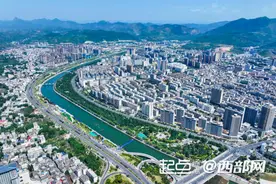 千余名“泳”士齐聚丹江劈波斩浪 2024丹江公开水域游泳挑战赛举办图片