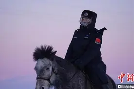 蒙古族“00后”马背女警：我的青春是骑马踏查护边疆图片