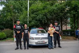 高考考场外，目光所向皆是你图片