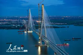 建设中的常泰长江大桥图片