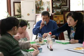 图片故事｜凤凰山下的七彩绝技图片