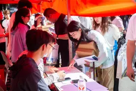 郑州城市职业学院：精准护航毕业生就业路图片