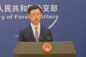 特朗普：对所有进口汽车永久征税25% 中方回应图片