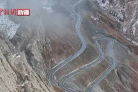 最美公路——独库公路封闭图片
