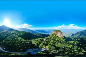 国庆假期登上热搜，究竟什么是哀牢山？图片