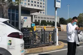 襄阳警方介入“医院贩卖婴儿和出生证”案 院长叶某疑有“非法鉴定胎儿性别并引产”前科｜封面深镜图片