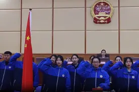 国家宪法日，湖南省人大常委会机关变身“观摩课堂”引来中学生学宪法视频封面