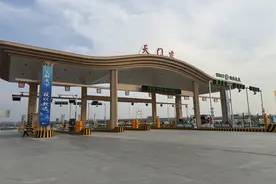 武天高速天门东段通车图片