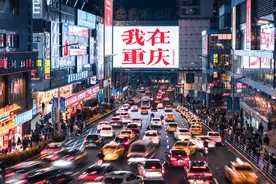 霓虹灯下的山城重庆：极具东方烟火气的赛博朋克城市叙事图片