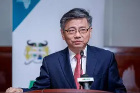 直通使领馆 | 中国驻贝宁大使彭惊涛 ：中贝建立战略伙伴关系 贝方将对中国公民实施完全免签图片