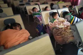 2024年度盘点丨课桌椅不匹配、形式主义作业多、课间难活动……这些问题解决得怎样？图片