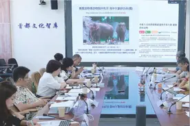 “看虐猫视频或导致未成年人情感麻木和暴力行为增加”图片