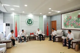 济宁学院与新疆英吉沙县四所学校举行实践教学基地签约暨授牌仪式图片