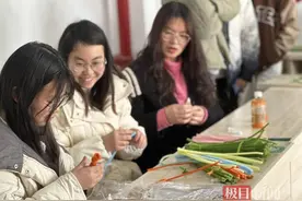 扭出“幸福花”送闪闪发光的她，三七女生节，她们收到幸福礼物图片