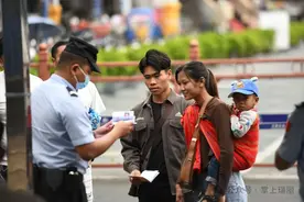 瑞丽边检站国庆期间查验出入境人员超11万图片