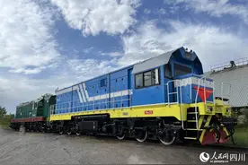 “中车资阳造”首台CKD6S型机车抵达哈萨克斯坦图片