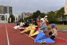 全国青少年纸飞机通讯赛总决赛怀化预选赛举行图片