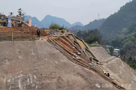 青山水库大坝项目建设持续推进中图片