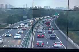 返程高峰来了，环蓉高速部分路段车多排行图片