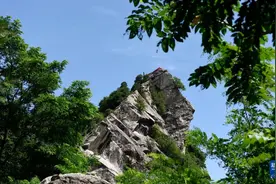 山崩奇景翠华山图片