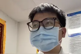 医生自嘲“天塌了”！病人查DeepSeek后质疑治疗方案，关键还说对了！AI看病靠谱吗？图片