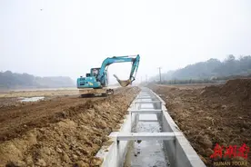 珠晖区茶山坳镇：冬修水利战正酣 守护粮食安全“命脉”图片