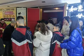 兰州飞天剧院组织福利院儿童观看《哪吒之魔童闹海》图片