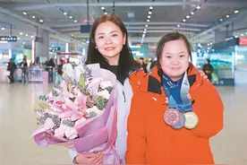 闪耀世界特奥会赛场 西安“唐宝”女孩舞动奇迹图片